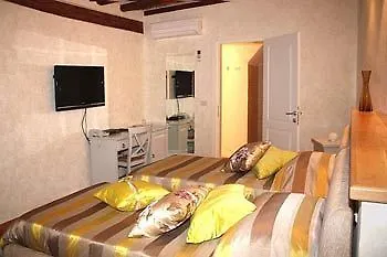 Hotel Villa Valdibora Rovigno 4*,